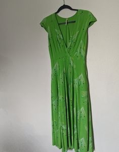 Free People Apple Green V-Neck Midi Dress Size 6